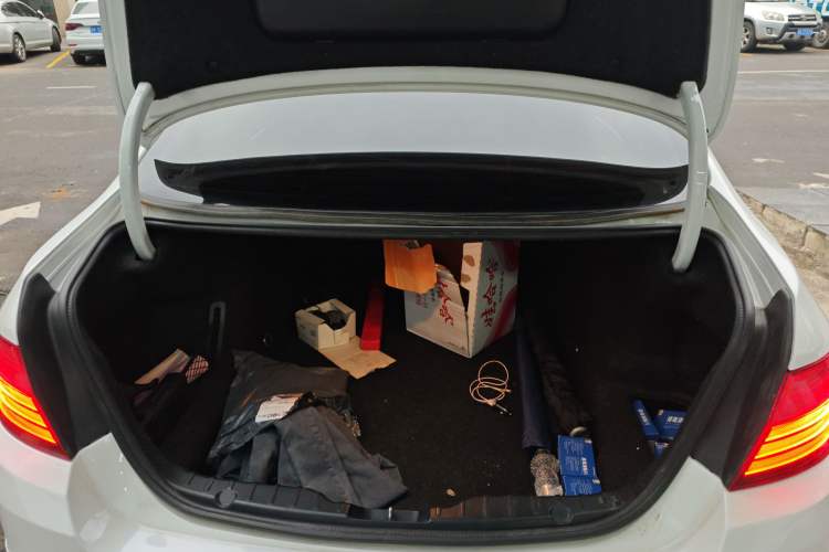 Used BMW 5 Series 2014 520Li Elegant Model
