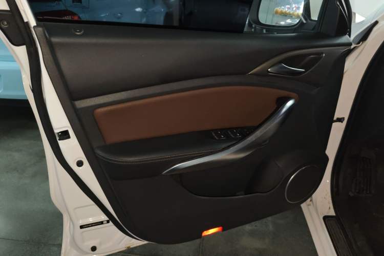 Used BYD Song 2017 Gaishe Upgrade Edition 1.5TID Automatic Elite Model
