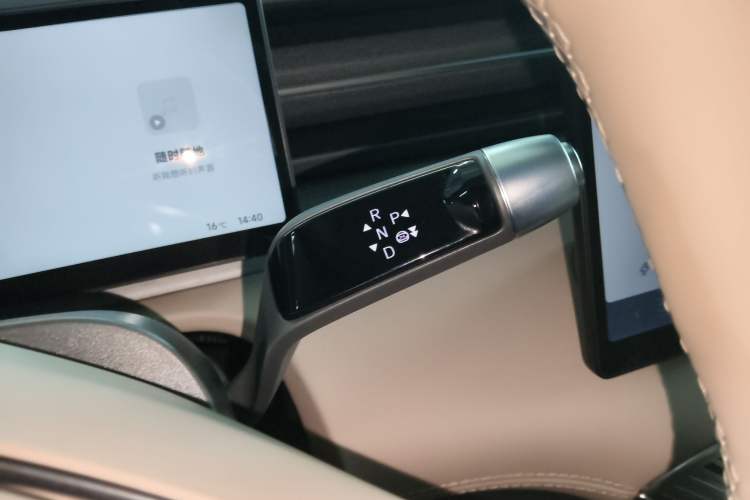 Used XPeng X9 2025 740 Ultra-Long Range Max
