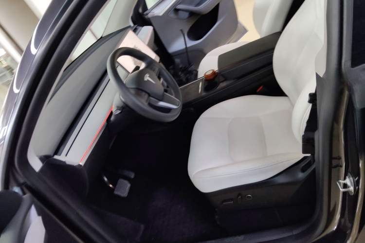 Used Tesla Model Y 2024 Rear-Wheel-Drive Version
