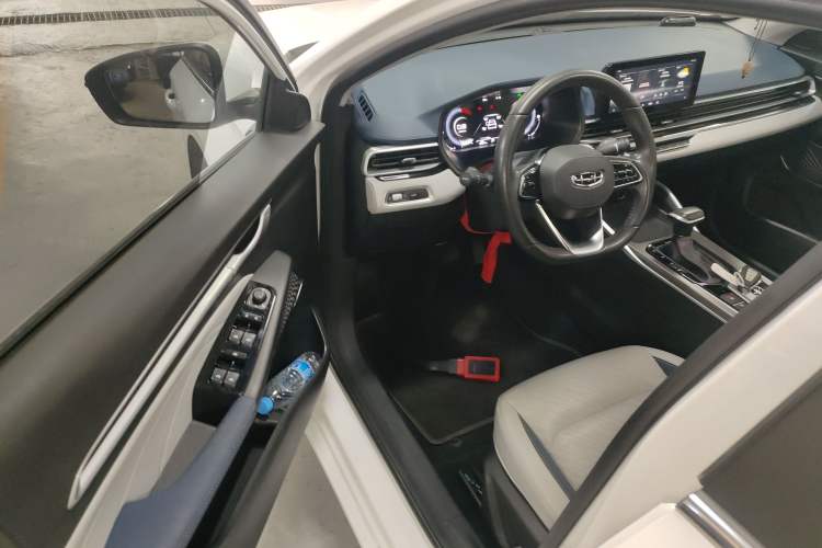 Used Geely Auto Emgrand 2022 4th Generation 1.5L CVT Flagship Model
