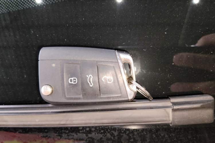 Used Volkswagen Tiguan L 2024 330TSI Automatic Two-Wheel Drive R-Line Enhanced Edition
