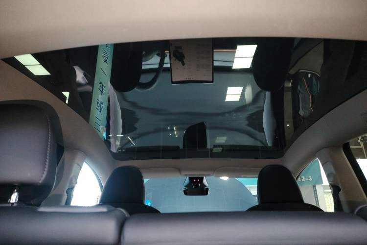 Used Tesla Model Y 2023 Rear-Wheel-Drive Version