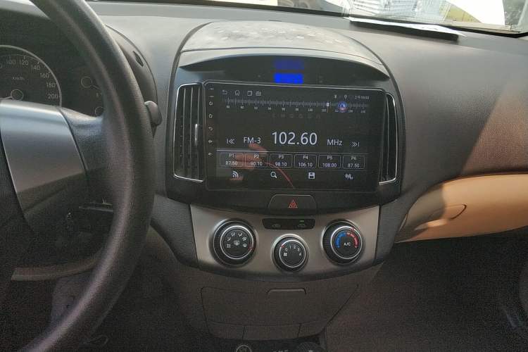 Used Hyundai Celesta 2015 1.6L Automatic Comfort Model
