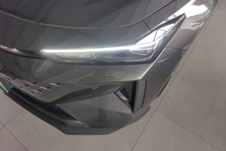 Used Changan UNI-V iDD 2024 Blue Whale Smart Electric iDD 136km Luxury Model