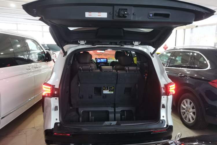 Used Toyota Sienna 2021 2.5L Hybrid Platinum Edition
