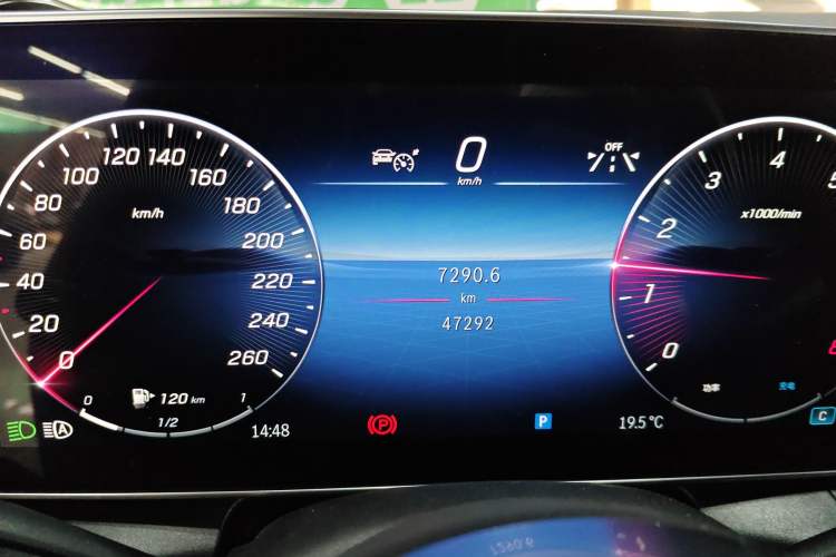 Used Mercedes-Benz GLC 2023 GLC 260 L 4MATIC Dynamic Edition 5-seater
