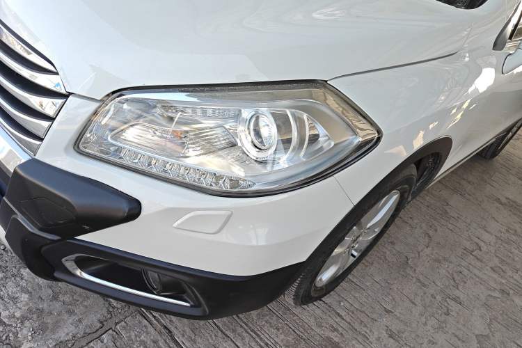 Used Suzuki S-Cross 2014 1.6L CVT Two-Wheel Drive Elite Version
