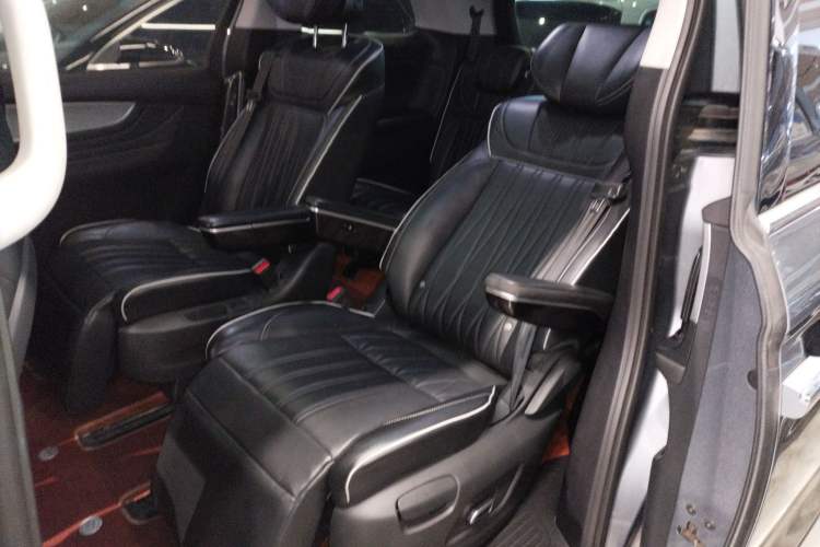 Used Roewe iMAX8 2021 400TGI Flagship Edition
