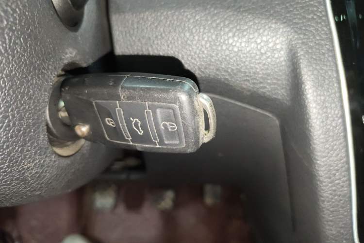 Used Volkswagen Bora 2016 1.6L manual Comfort trim level
