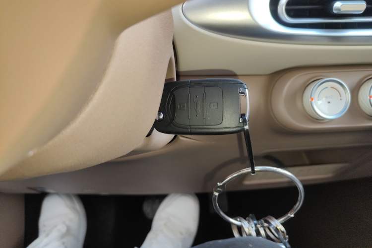 Used Wuling Hongguang MINIEV 2025 Four-Door Version Advanced Edition
