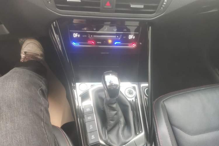 Used Volkswagen Tayron 2020 330TSI Two-Wheel Drive Luxury Smart Connectivity Version
