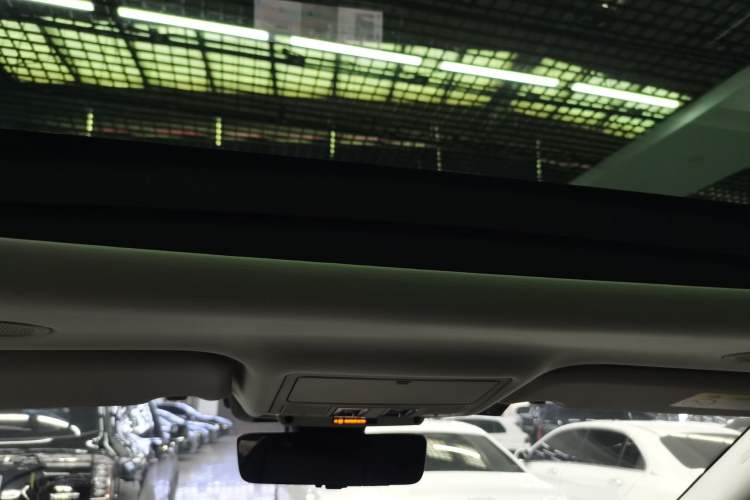 Used Land Rover Range Rover Evoque 2021 Range Rover Velar 249 PS R-Dynamic HSE Luxury Edition
