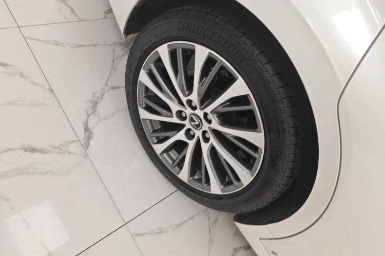 Used Lexus ES 2020 300h Deluxe Edition
