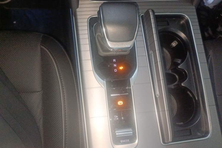 Used Hongqi HS7 PHEV 2024 2.0T PHEV Four-Wheel Drive Flagship Edition 6 Seats
