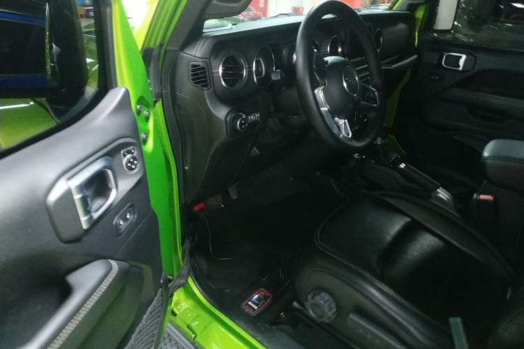 Used  Wrangler 2019 2.0T Sahara Four-Door Version China VI Emission Standard
