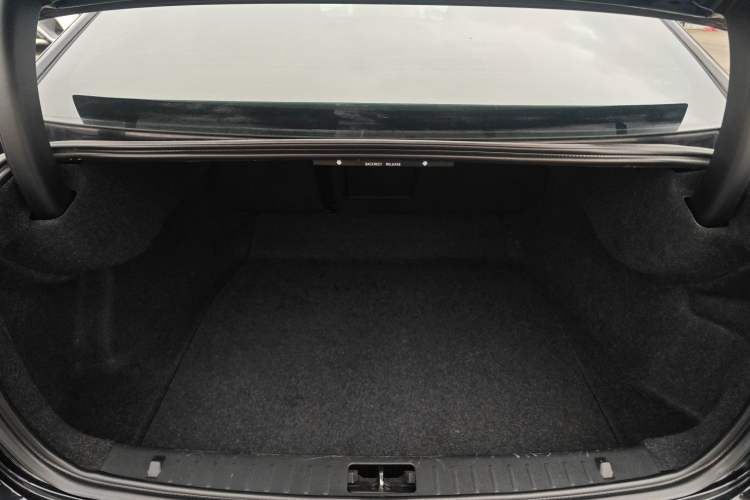 Used Volvo S60 2015 S60L 2.0T Zhiyuan Edition
