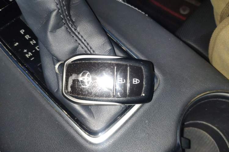 Used Toyota Harrier 2022 2.0L CVT Two-Wheel Drive Deluxe Edition