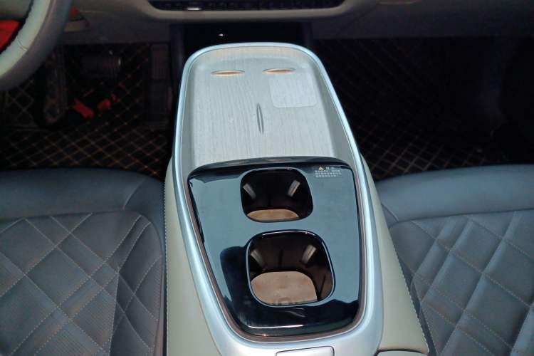 Used  A07 2024 All-Electric "True Fragrance" Edition 710 Flagship Model
