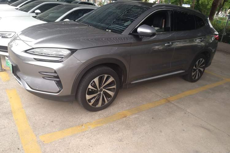 Used BYD Song PLUS New Energy 2023 Champion Edition EV 520KM Prestige Model
