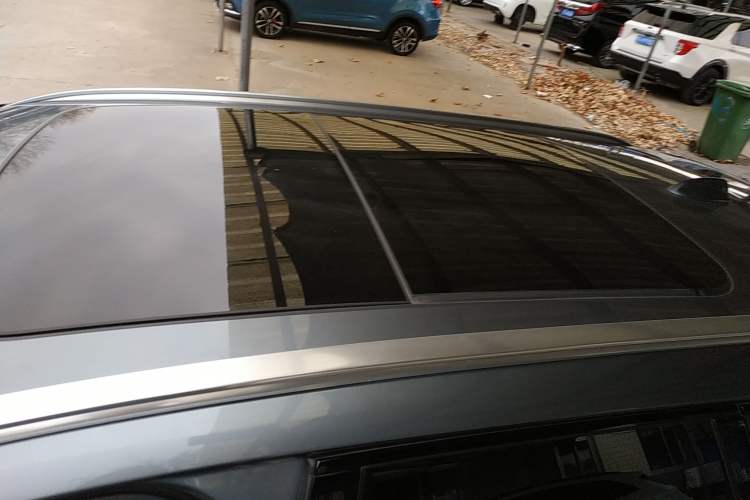 Used Volvo V90 2017 Cross Country T5 AWD Smart Range Edition
