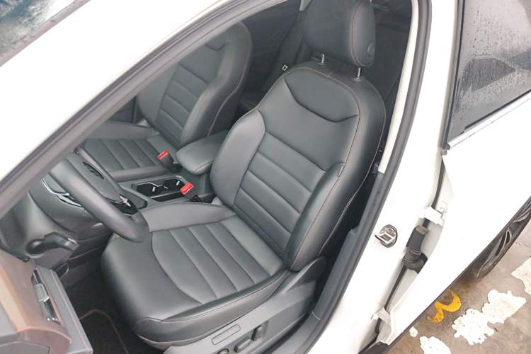 Used Volkswagen Tharu 2022 280TSI Two-Wheel-Drive Luxury Edition
