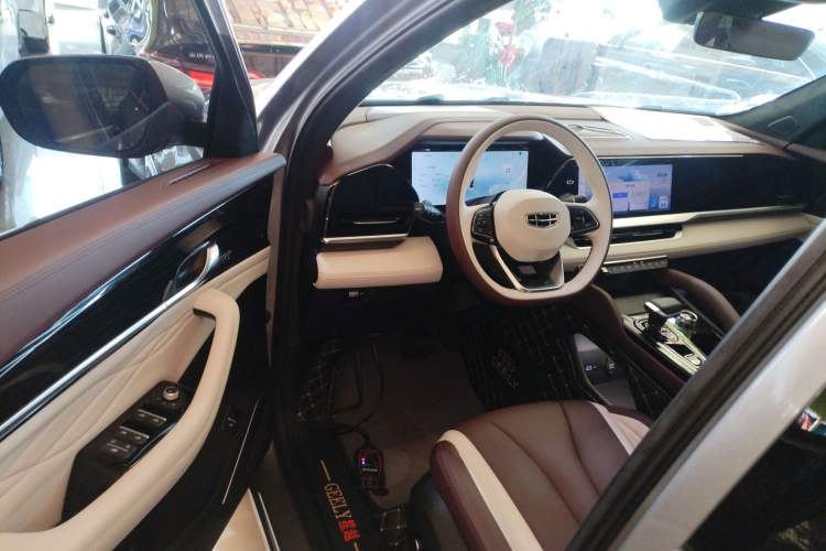 Used Geely Auto Monjaro L 2024 2.0TD High-Power Automatic Two-Wheel Drive Yunqi Version
