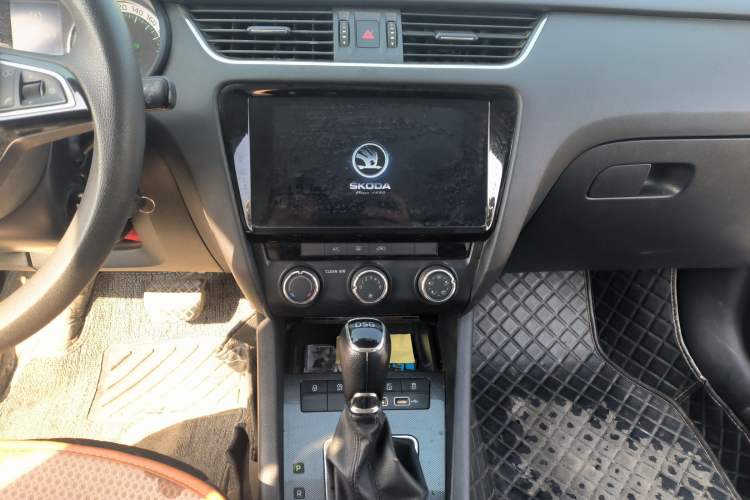 Used Skoda Octavia 2019 TSI280 DSG Luxury Edition Station Wagon China VI Standard
