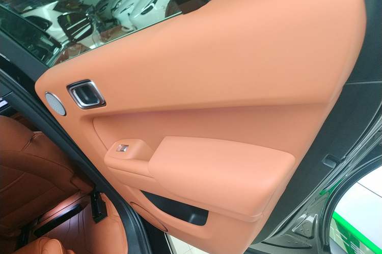 Used Li Auto L8 2023 Pro Model
