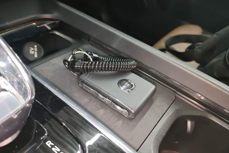 Used Volvo XC60 New Energy 2025 Plug-in Hybrid Long-Range All-Wheel Drive Smart & Luxurious Edition