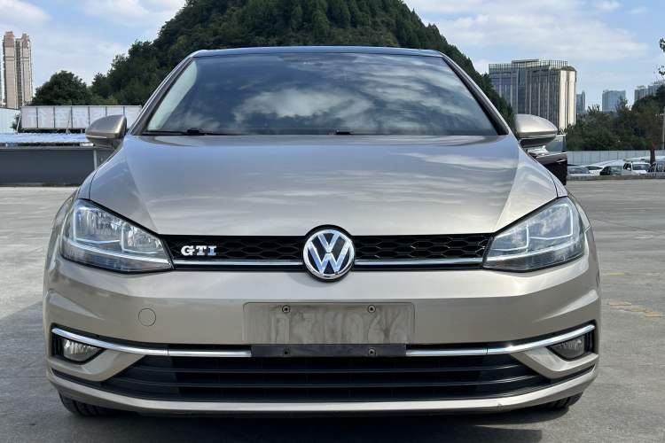 Used Volkswagen Golf 2018 230TSI Automatic Comfort Model
