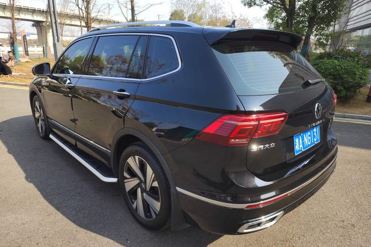 Used Volkswagen Tiguan L 2023 Restyled 330TSI Automatic Two-Wheel Drive R-Line Enhanced Comfort Version