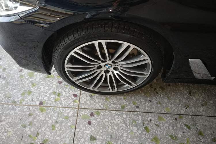 Used BMW 5 Series 2018 530Li Leading Model M Sport Package