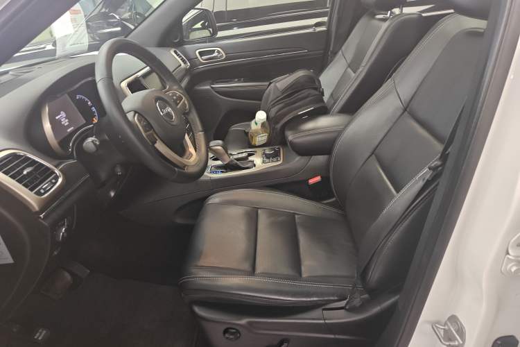 Used  Grand Cherokee (Import) 2016 3.0L Elite Navigation Edition
