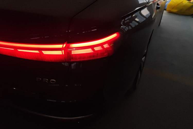 Used Volkswagen Passat 2025 Pro 380TSI Dragon Glory Edition
