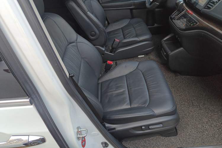 Used Honda Odyssey 2015 Updated Version 2.4L Smart Edition