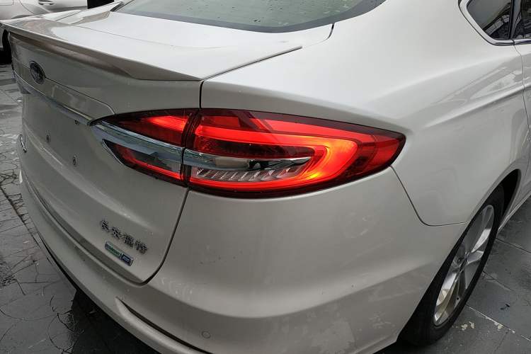 Used Ford Mondeo 2018 EcoBoost 200 Smart Control Fashion Model China VI Standard
