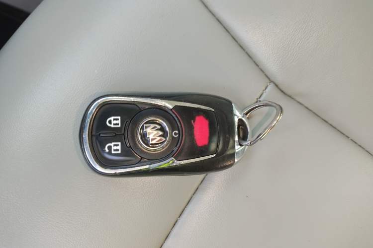 Used Buick GL8 2022 Land Cruiser Executive Class 652T Comfort Model