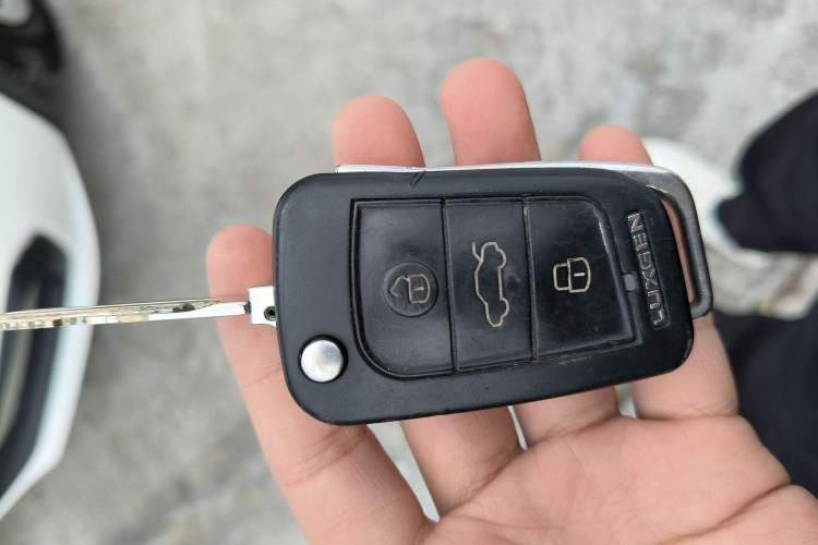 Used Luxgen U5 SUV 2017 1.6L Manual Knight Edition
