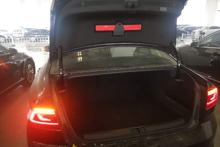 Used Volkswagen Magotan 2025 Zhongxiang Version 280TSI DSG Comfort Edition
