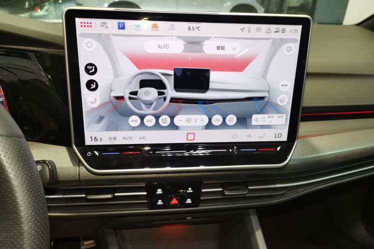 Used Volkswagen Golf 2025 300TSI R-Line
