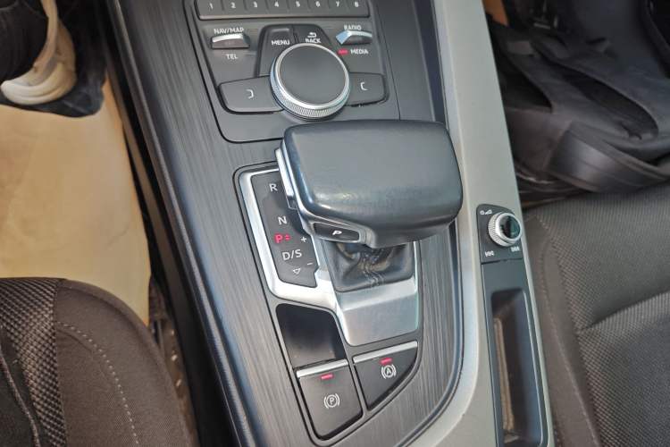 Used Audi A4L 2019 40 TFSI Ambition China VI