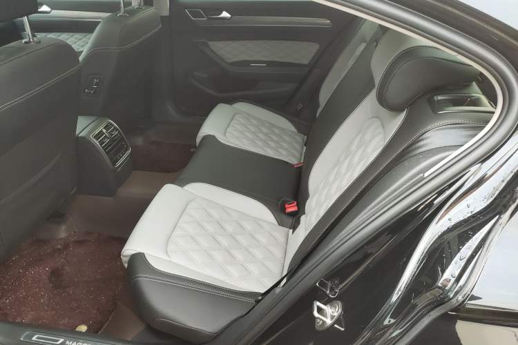 Used Volkswagen Magotan 2023 2 Million Units Limited Edition 330TSI DSG Leading Version