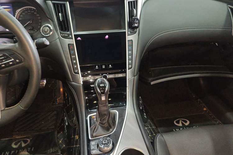 Used Infiniti Q50L 2018 2.0T Enjoyment Edition China V standard
