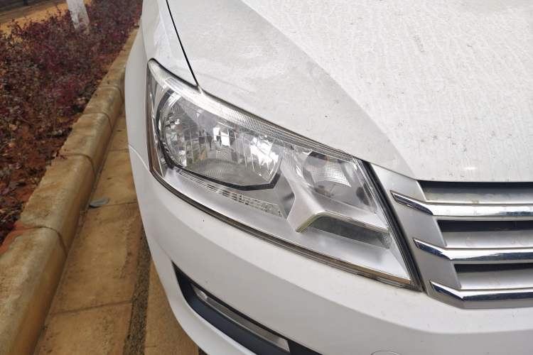 Used Volkswagen Santana 2015 1.6L Manual Comfort Edition