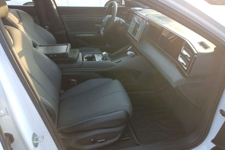 Used BYD Qin L 2025 DM-i Smart Drive 120KM Superior Model
