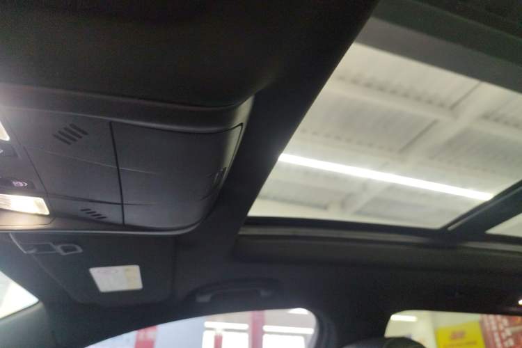 Used Cadillac XT6 2022 2.0T 7-Seater Two-Wheel Drive Luxury Version
