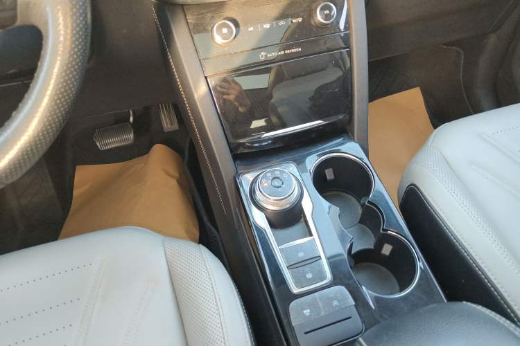 Used Ford Escape 2020 EcoBoost 245 Two-Wheel-Drive Titanium Edition
