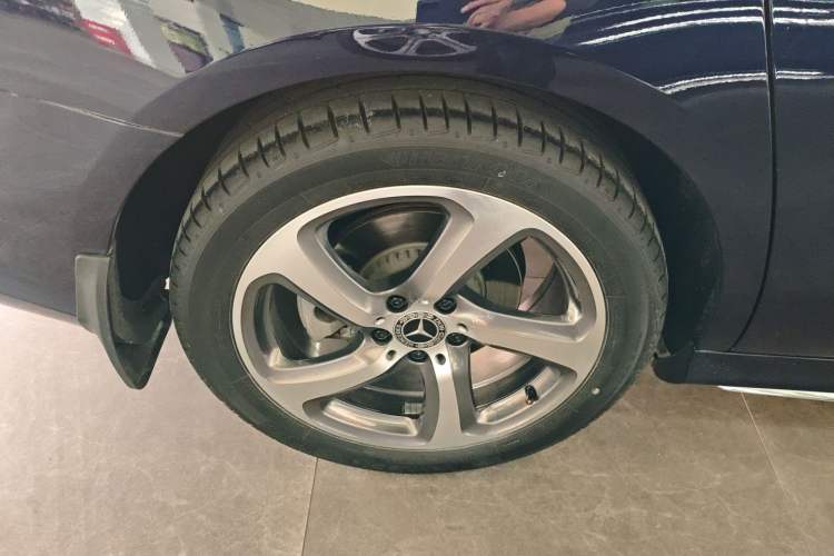 Used Mercedes-Benz E-Class 2017 E 300 L Sporty and Stylish Model
