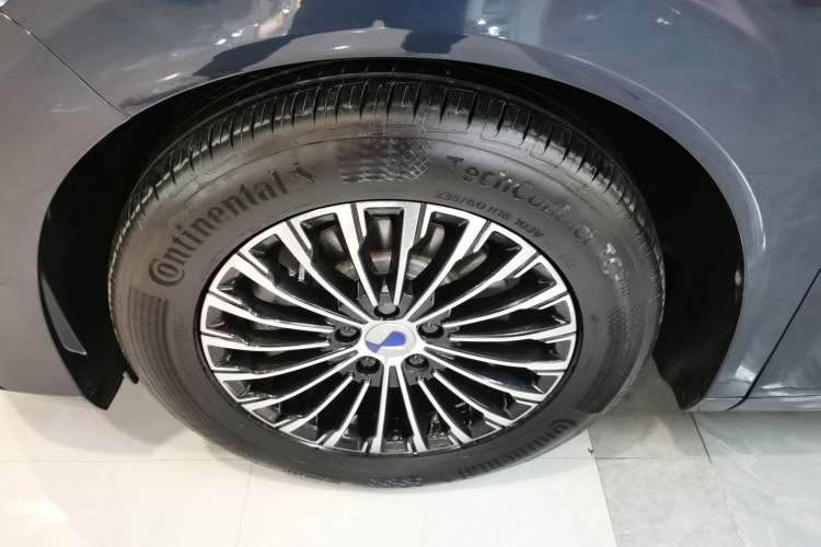 Used Denza D9 2022 DM-i 970 Four-Wheel Drive Flagship Model